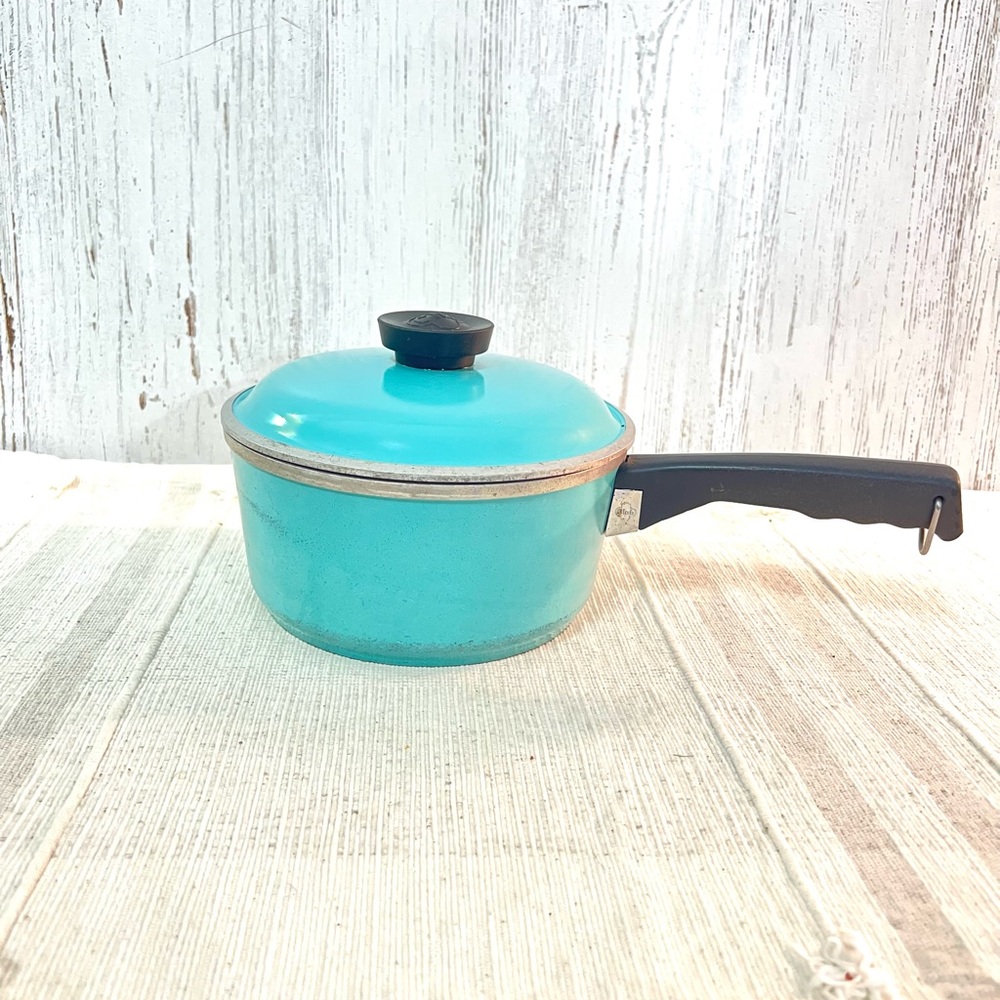 Vintage club cookware turquoise cast aluminum retro replacement 7 1/2”